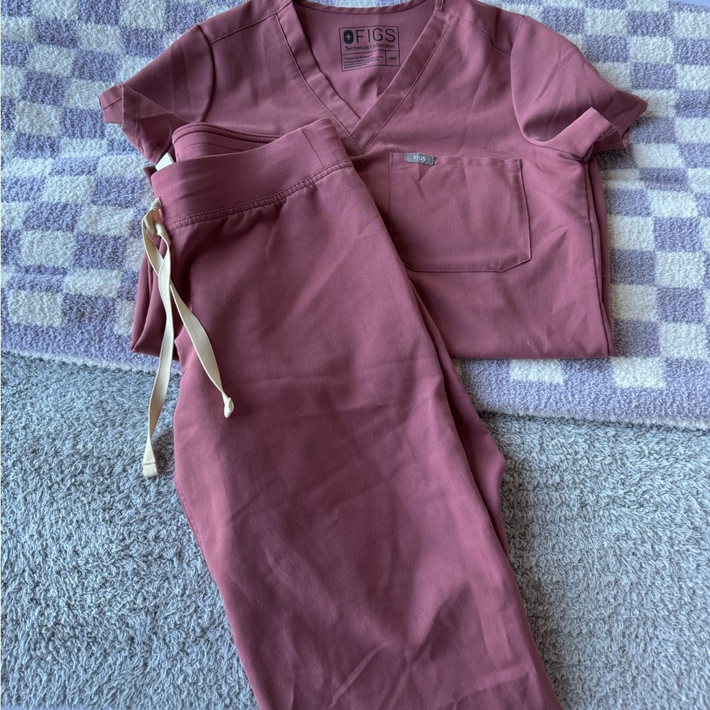Figs Scrub top & bottoms